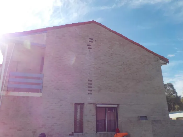 Halls Head Apartments – Lintels & cracked brickwork